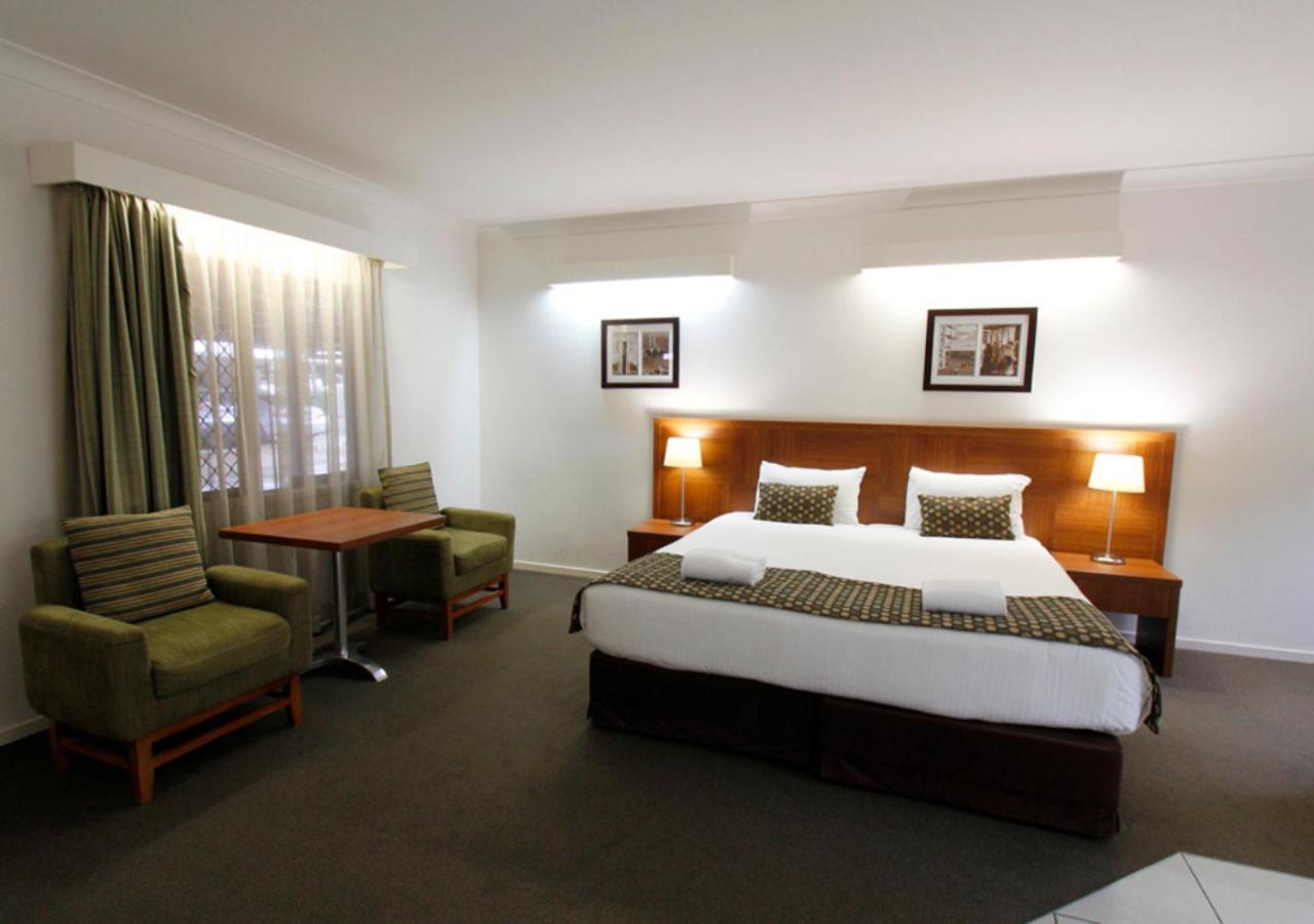 Chinchilla Downtown Motor Inn Экстерьер фото